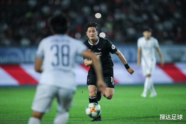 【亚冠】2-1逆转，赛季首胜！他们7分钟掀翻前亚冠冠军，33岁恒大克星发威