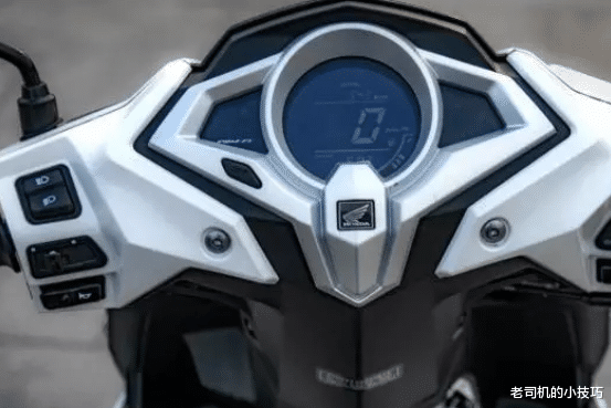 本田：本田轻量级代步踏板，NSC引擎+FI电喷，辅助CBS刹车联动，10680元