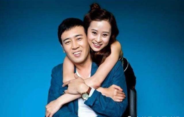 于和伟|49岁于和伟妻子曝光!深藏28年的娇妻是她?简直太熟悉了