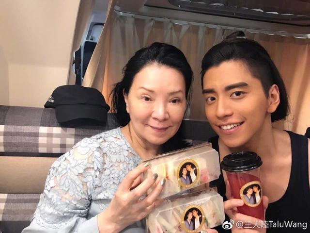 黎智英|经纪人证实王大陆妈妈脑干肿瘤破裂去世 享年65岁