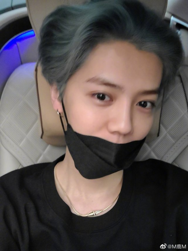 关晓彤|没作品就是自卑？关晓彤深夜发文回应质疑，鹿晗反应好冷漠