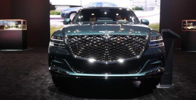 大众迈腾：车标像极宾利，现代亮出“王牌”，比X5还霸气，配3.5T六缸