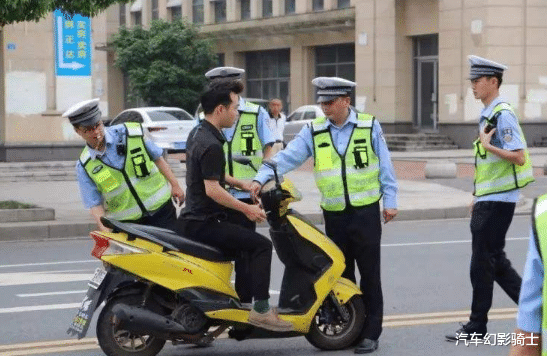 [新车]头盔还没买到，电动车新规又来，车主怒了：我不骑还不行么！