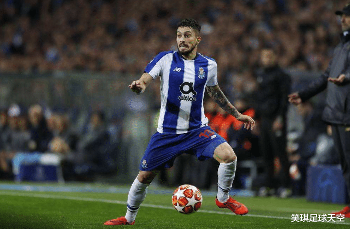 曼联|曼联补强进一出一！巴西飞翼入主梦剧场，中场边缘人前往拉齐奥