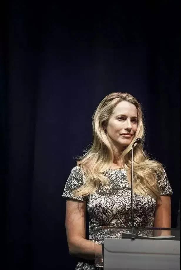 英特尔|乔布斯遗孀有新男票了！千亿阔太豪言裸捐1800亿，爱上小12岁大厨