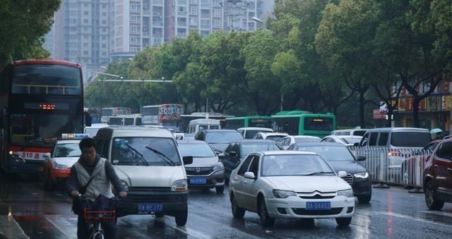 |没车为啥还要考驾照?听听这个分析,你就明白了