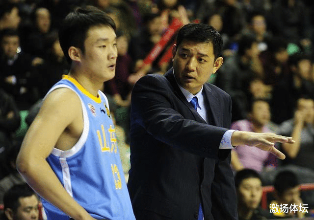 曹燕华■山东男篮集结，16人归队不见张庆鹏，丁彦雨航与巩晓彬聊了什么？