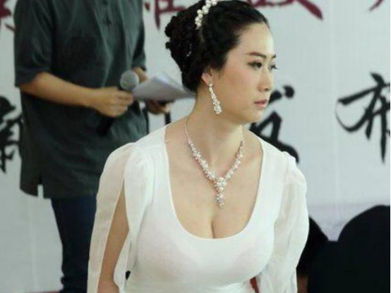 芙蓉姐姐|她被称为“网红界鼻祖”，今身价上亿，45岁身材丰满到让人认不出