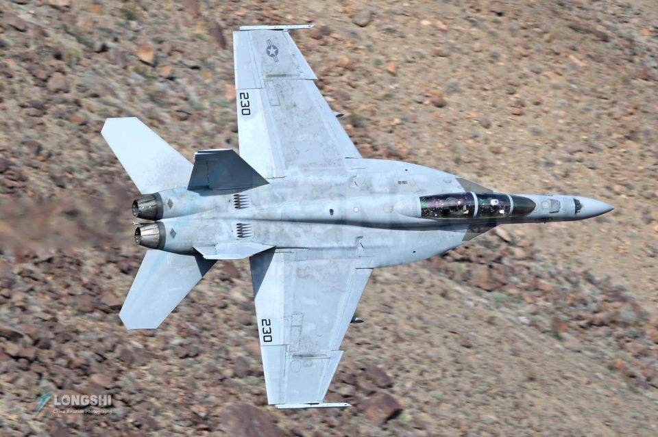『歼-10』歼-10腿短？其实已经够用，但作战半径依然存在深度提升的空间