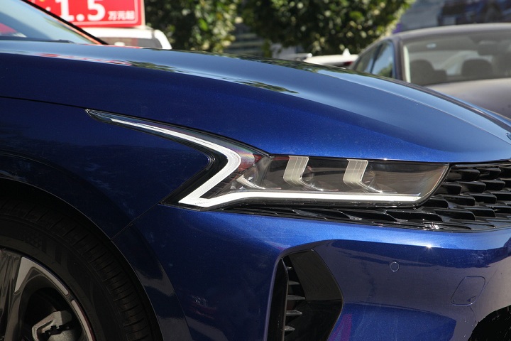 本田雅阁|买本田雅阁不足看看它,不足19万配240马力+8AT,轴距达到2米9