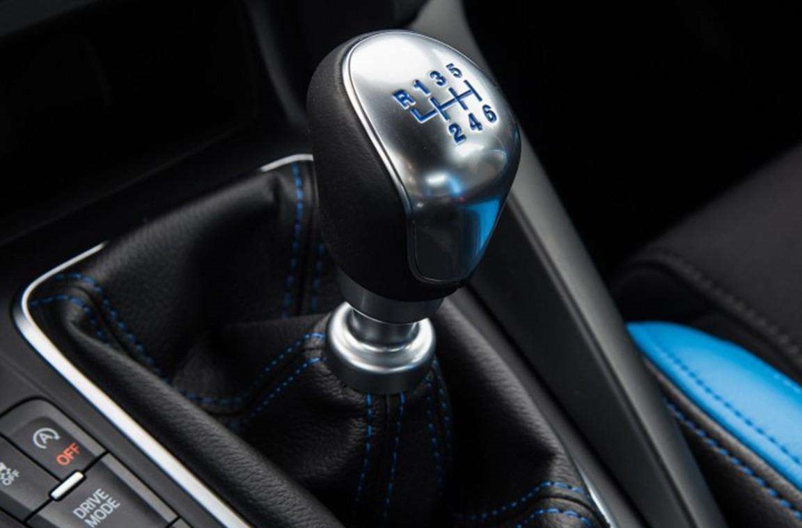 「动力」驾驶手动挡，点火时需要踩离合吗？多少人弄错了