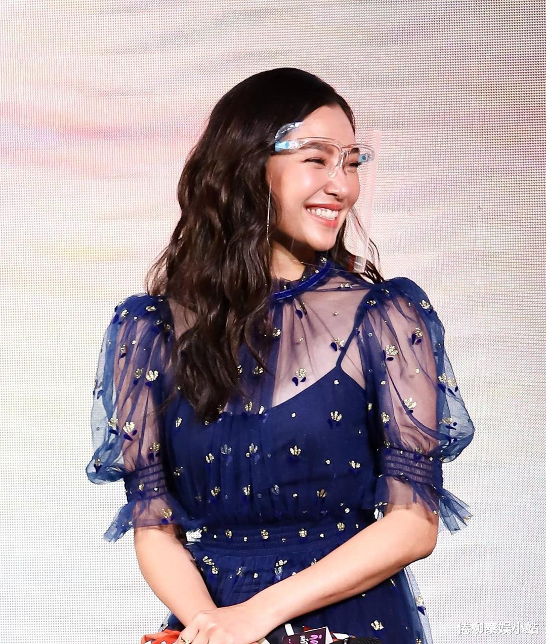 |泰星Weir、Bella合体现身：讨论过婚期的问题，现在是存钱优先