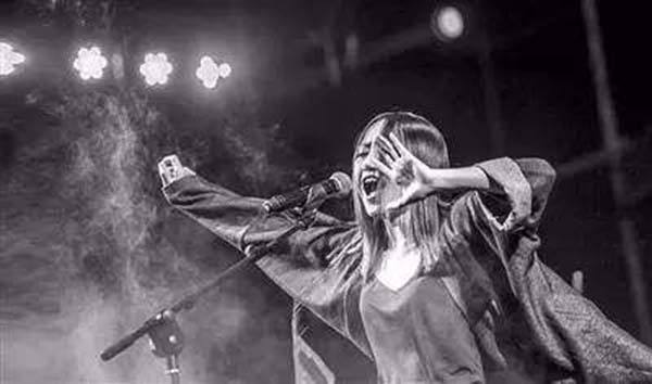 『皇后乐队』陈粒歌词中值得珍藏的句子