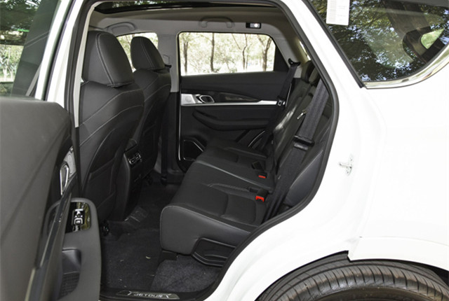 「捷途」国产又一价格屠夫！轴距2745mm，1.5T+全独悬，7万开出17万的气场