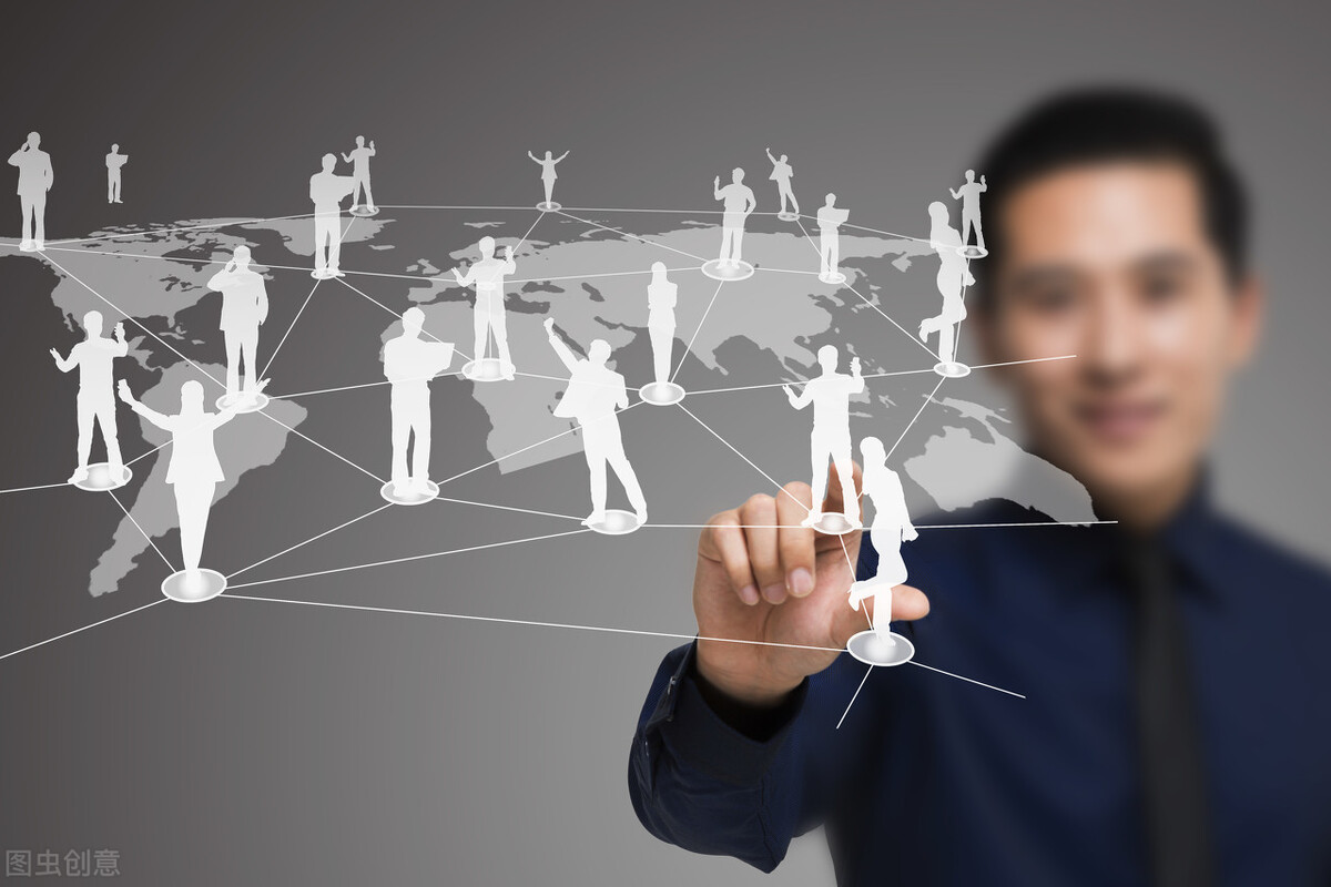 电影|在职场，我听到过最大的谎言就是要和领导搞好关系：颠覆你的认知