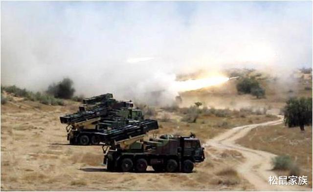 『印度』印军6辆T90坦克气势汹汹，不料大国亮出一款利器，俄惊呼终于现身