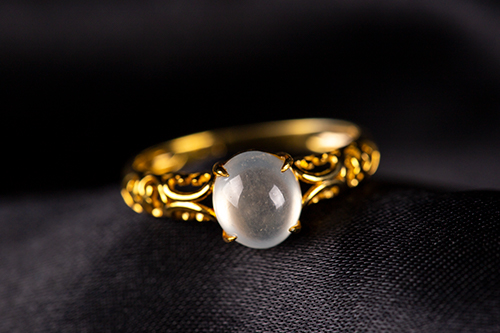 翡翠|比钻石更有价值，小轩带你认识翡翠是个什么宝藏！