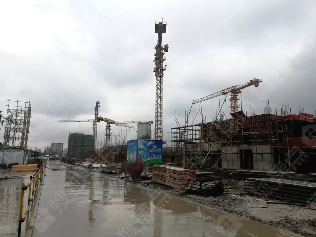 独家！大华锦绣四季售楼处实景首曝光！将推约99-135㎡3房，自带2万㎡商业+11所学校