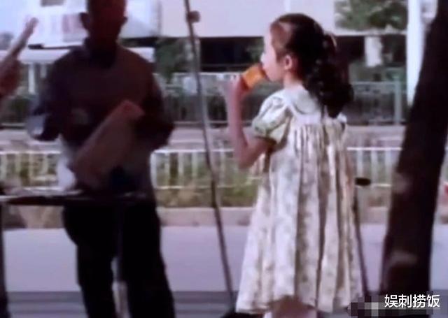 #杨幂#11岁杨幂与李亚鹏搭戏片段曝光,五官精致从小就是美人胚子