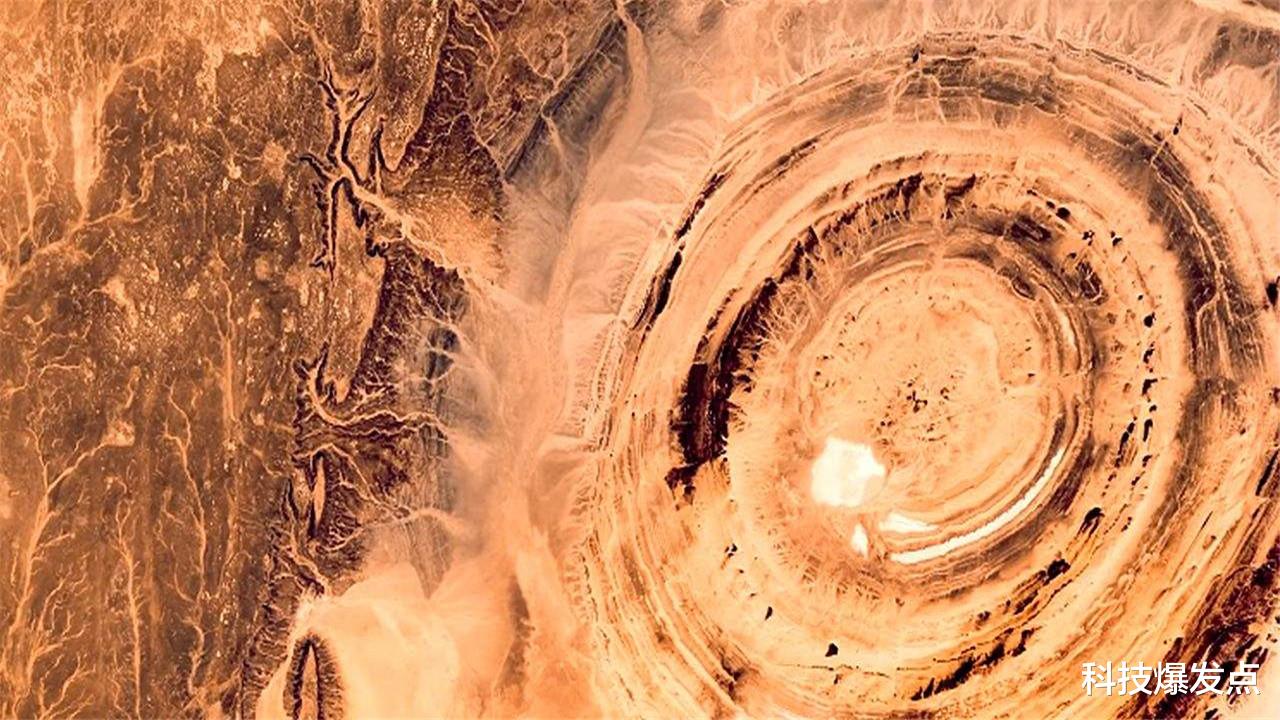 火星|美国高清设备发现,在火星峡谷发现“中国龙”,到底是谁刻画的?