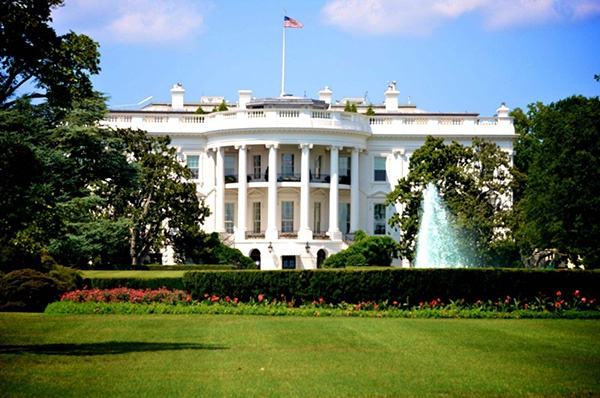 team solomid|美国白宫疫情失控了！