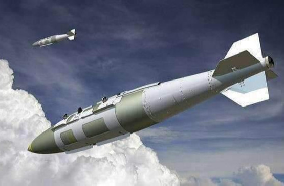 美国|两枚导弹落地产生4500度高温，1100名平民化为灰烬，美国：炸错了