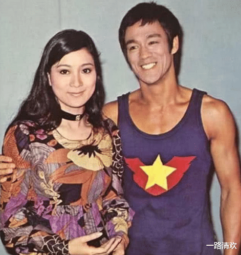 【向华强】有一种“前妻”叫丁佩，离婚后被向华强养40年，向太称她为姐