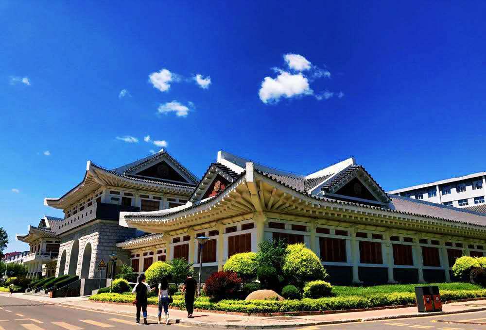 高校@我国“照顾性”的8所211高校，分数线都很低，值得关注