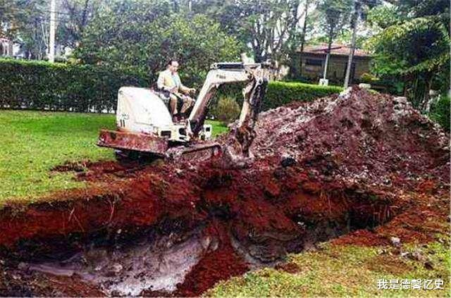 #考古#工人在公路施工,意外挖到一个古墓,打开发现墓中葬的却不是人