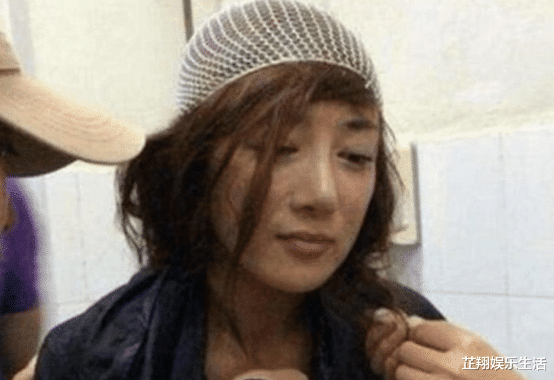 李依晓▲她曾是“古装第一美人”，却被知名女星的狗咬伤，整容五次仍无法翻身