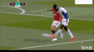 曼联|英超大冷+争议！曼联1-3遭开门黑创主场耻辱：12分钟内被旧将打爆