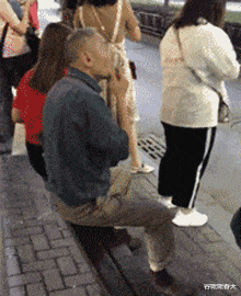 |“兄弟说有妹子要陪着我来钓鱼，让妹子提前在哪里等着了”这下有福了啊！