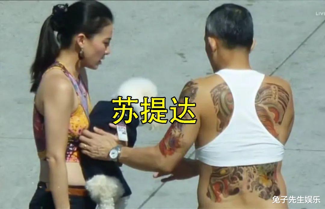 诗妮娜|35岁诗妮娜重磅回归！出狱后立马奔向机场，穿小背心低腰裤见泰王