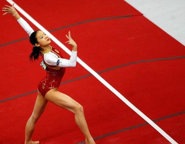 程菲|32岁体操公主退役8年胖70斤，现任大学副教授，感情上仍是空白