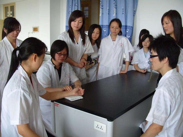 『』这几类大学专业前景一片大好，考生现在看不上，将来可能高攀不起