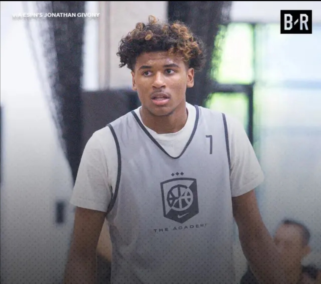 迈克尔·乔丹▲历史首人！NBA围绕他新建一支球队，模板乔丹已锁定状元签