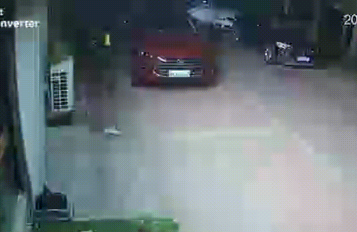 比亚迪|比亚迪燃起来了！停车场内多辆e5发生燃烧，警方介入定性刑事案件