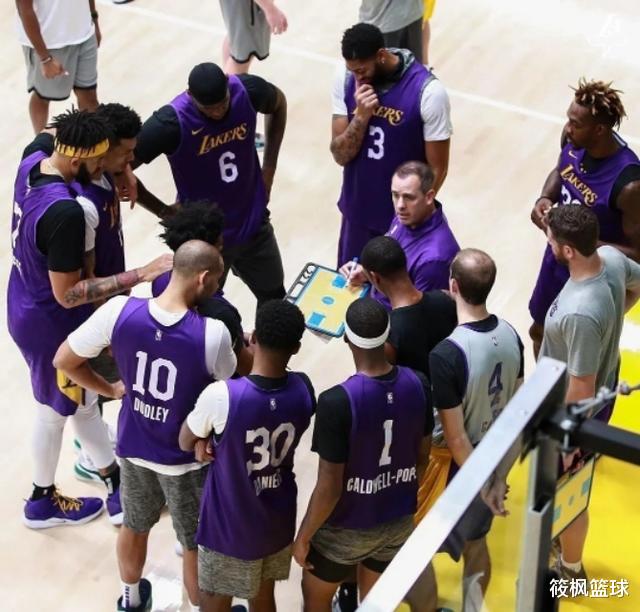 『湖人队』重磅！湖人又一悍将或退赛，那可是内线保证啊，湖人夺冠恐要难了！