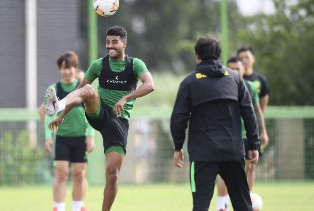 阿森西奥|上半场狂丢4球!国安热身赛1比4爆冷完败中甲队,当红国脚王刚染红