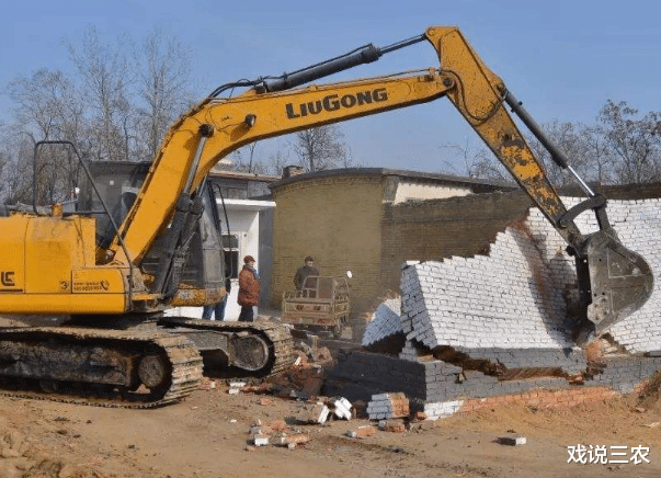 「民警」农村征地每亩能补偿多少钱？2020年宅基地赔偿标准已定，请查收！