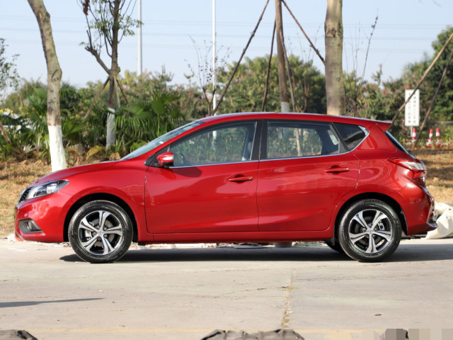 轿车|日产骐达跌破8万，油耗5.3L，适合老百姓的代步车，可以放弃英朗