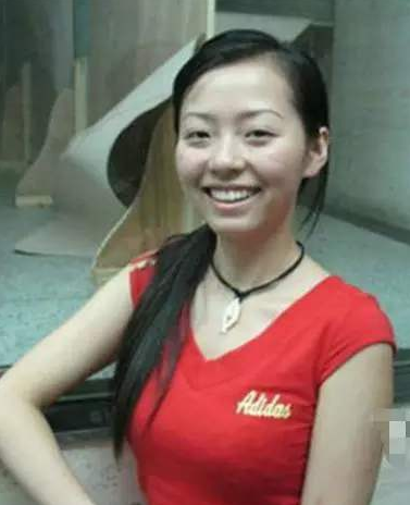 张靓颖|被冯珂当15年赚钱工具，如今张靓颖的“报复”堪称教科书级别