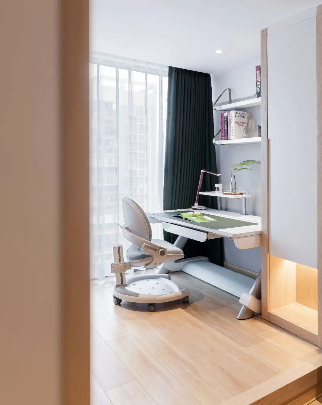 |一家三口的紧凑小蜗居，50㎡硬挤成两房，小户型也能过得很幸福