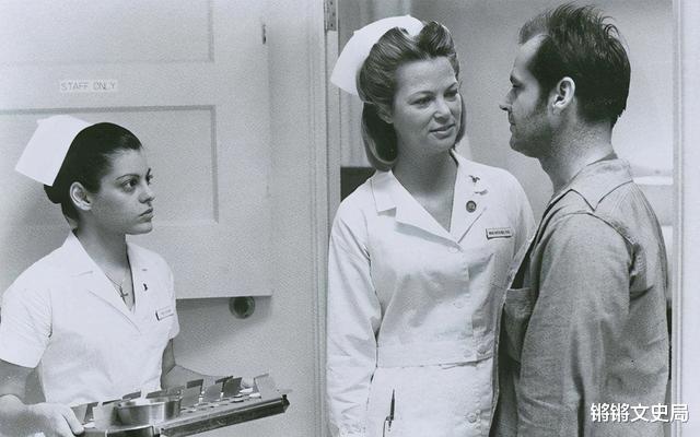 医生|女记者装疯潜入精神病院，10天颠覆认知：病人是正常人，医生是疯子