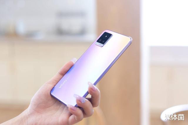 vivo|哪款vivo手机最适合旅行用？极致影像带来别样惊喜