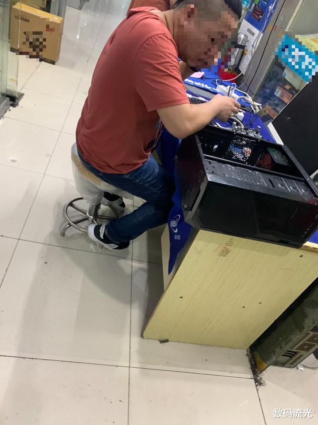 内存条|摩的小哥修电脑被潜规则,朋友说生活所迫,我:你就是个大奸商!