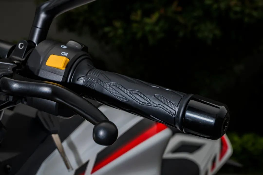 「动力」岂止工艺：豪爵DR300开箱日志，一款世界级水准的街车