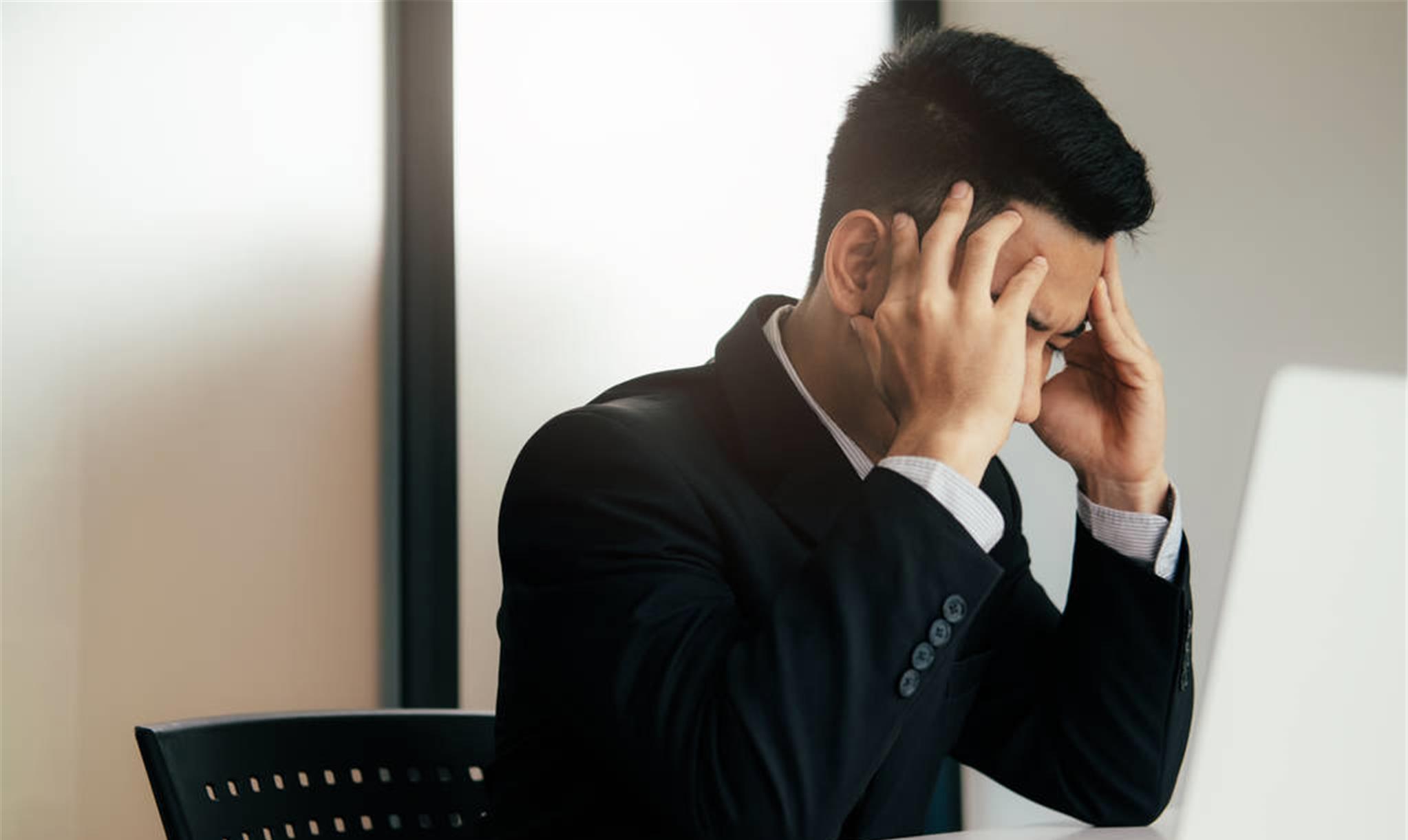 『俯卧撑』男人每天坚持做俯卧撑，身体会发生什么变化？每天做多少比较好？