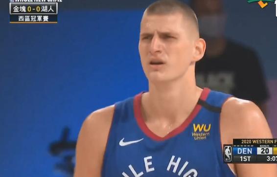 德怀特·霍华德|13+3+2断2帽!霍华德提前3节领头功!名记:他欺负约老师