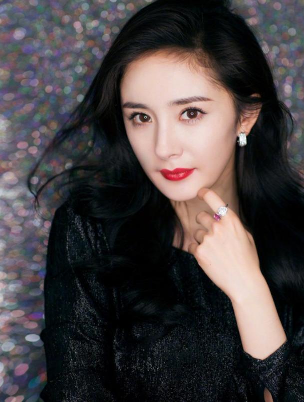 「」脸上有这5个特征，就是天生的“五官底子好”，不化妆都超美！